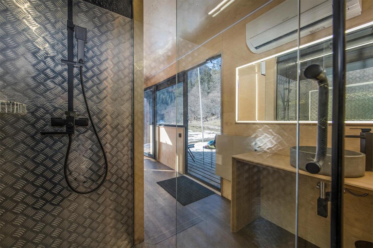 Roombox Likani Borjomi Exteriör bild